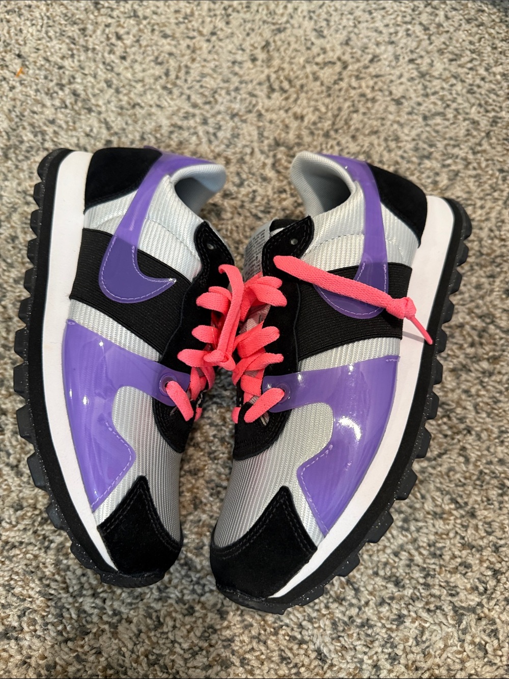 Nike V-love O.X violet/blk womens sneakers 7.5
